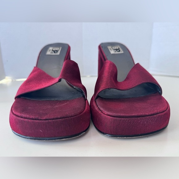 vintage 90s Y2K bp red shiny metallic platform slip on sandals Size 8 * FLAWS - Picture 4 of 13